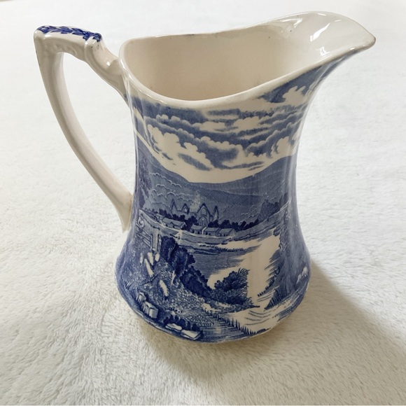 Alfred Meakin “Tintern” Blue White Transferware Pitcher England 1950s 28oz - Picture 2 of 16